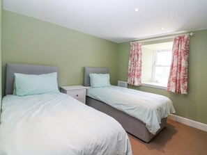 4 bedrooms, individually decorated, individually furnished, free WiFi - The Crannach (Blairgowrie)