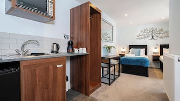 Zweibettzimmer | Bügeleisen/Bügelbrett, kostenloses WLAN