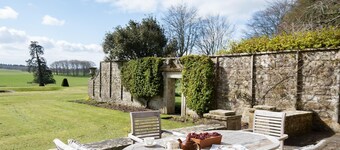 The West Wing, Capheaton in Northumberland - sleeping 8 guests in 4 bedrooms