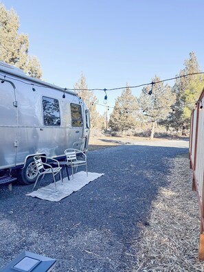 Property grounds - Adventure Basecamp: Tumalo Airstream (Bend)