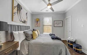 3 chambres, fer et planche à repasser, Wi-Fi gratuit, draps fournis