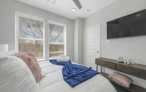 3 chambres, fer et planche à repasser, Wi-Fi gratuit, draps fournis