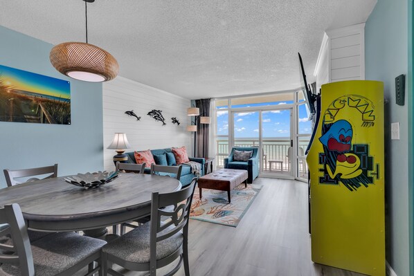 In-room dining - Cozy 2BR Beachfront Condo (Myrtle Beach)