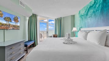 Condo tiện nghi đơn giản, 2 phòng ngủ, ban công, quang cảnh bãi biển | Trang trí khác biệt, trang bị nội thất với thiết kế riêng biệt