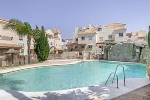 Pool - Holiday Home 'Tarifa' with Sea Views, Wi-Fi and Air Conditioning (Tarifa)
