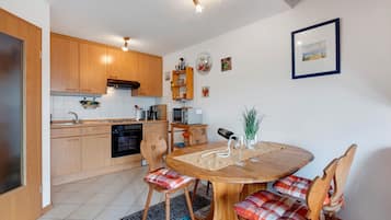 Fridge, microwave, coffee/tea maker, highchair