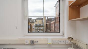 Basic Double Room | Desk, laptop workspace, iron/ironing board, free WiFi