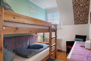 2 bedrooms, WiFi, bed sheets