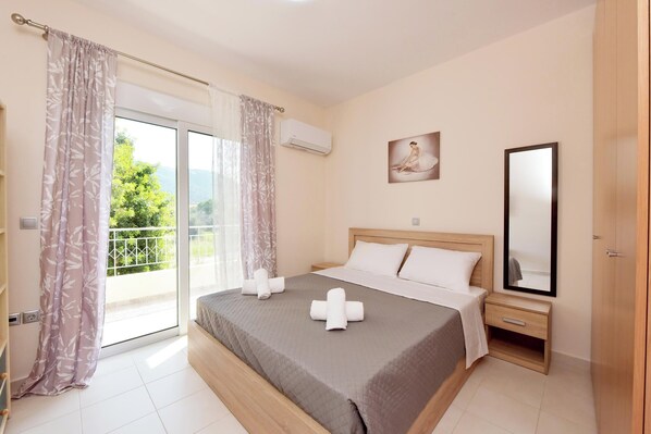 3 bedrooms, in-room safe, iron/ironing board, free WiFi