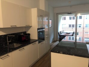 Oven, stovetop, dishwasher