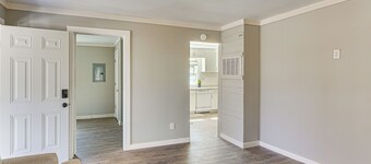 Close to Shops, Eats & Hospital: Roxboro Retreat