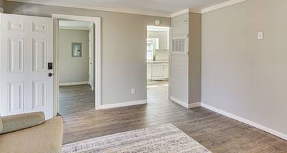 Close to Shops, Eats & Hospital: Roxboro Retreat