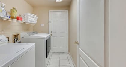 5 Mi to UT Dallas: Home w/ Yard in Central Plano!