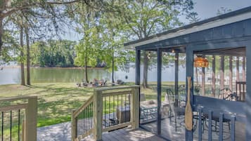 Cottage (2 Bedrooms) | Front of property