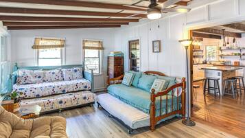 Cottage (2 Bedrooms) | Interior