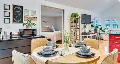 Walk to Kelsey Lake: Cassopolis Home w/ Yard!