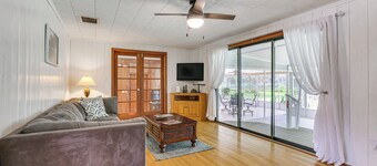 Boat Lift & Private Dock: Riverfront Labelle Gem