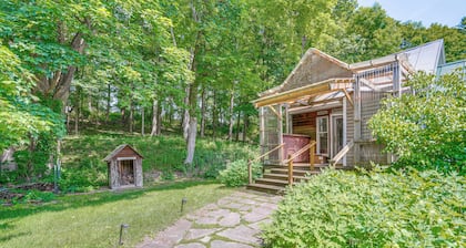 9 Mi to Dtwn Hudson: Pet-friendly Home w/ Pool