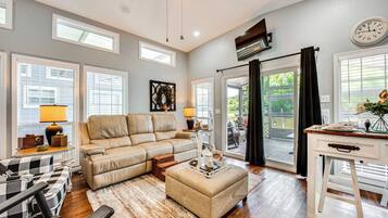 Cottage (2 Bedrooms) | Interior