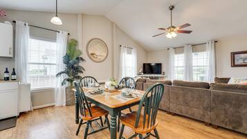 House (2 Bedrooms) | Interior