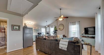 Fish & Boat: Home w/ Spacious Yard in Seadrift