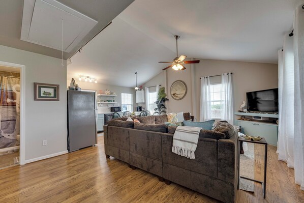 House (2 Bedrooms) | Interior