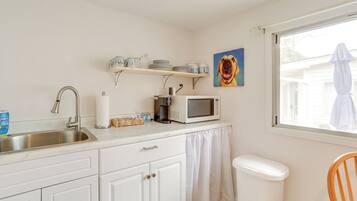 Apartment (0 Bedroom) | Interior