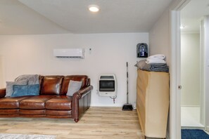 Apartment (0 Bedroom) | Interior