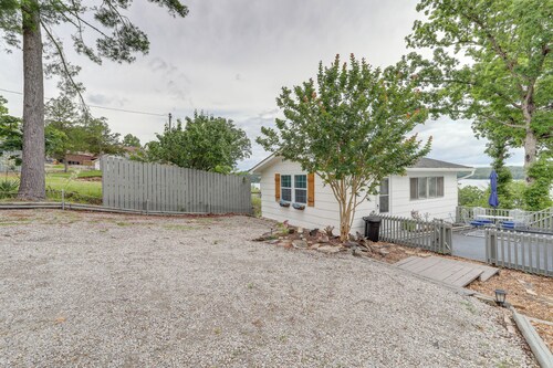 Walk to Norfork Lake: Guest House in Henderson