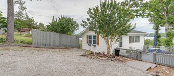 Walk to Norfork Lake: Guest House in Henderson