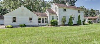 1 Mi to Dtwn Salem: Apt w/ Shared Yard!