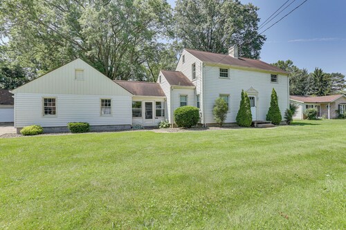 1 Mi to Dtwn Salem: Apt w/ Garage Access!