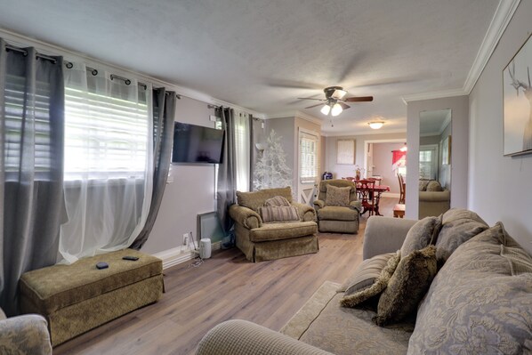 House (2 Bedrooms) | Interior