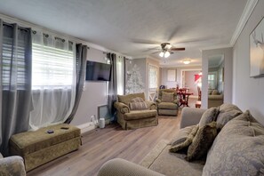 House (2 Bedrooms) | Interior