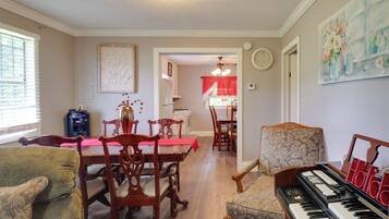 House (2 Bedrooms) | Interior