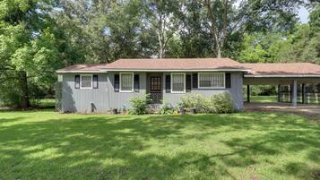 House (2 Bedrooms) | Front of property