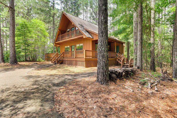 House (3 Bedrooms) | Interior - Pickwick Lake Cabin w/ Private Marina Access (Iuka)