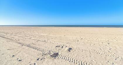 Treasure Island Condo: Gulf-view Balcony
