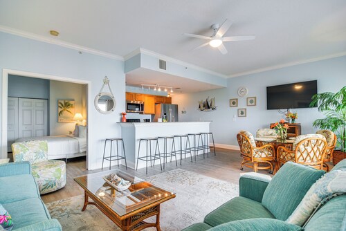 Treasure Island Condo: Gulf-view Balcony