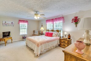 House (3 Bedrooms) | Interior