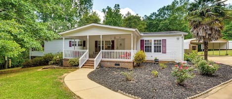 Rumah (3 Bedrooms) | Bagian depan properti