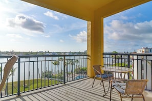 Apartment (2 Bedrooms) | Front of property