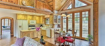 Eclectic Shasta Cascade Getaway on 15-acre Ranch!