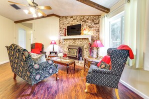 House (4 Bedrooms) | Interior - 5 Mi to New Braunfels: Family-friendly Retreat (New Braunfels)