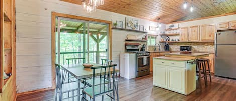 House (2 Bedrooms) | Interior