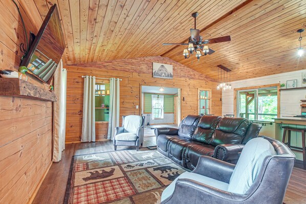 House (2 Bedrooms) | Interior