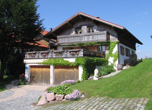 Gemütliches Appartement mit Bergblick und Boxspringbett