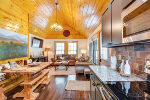 House (2 Bedrooms) | Interior