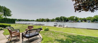 Riverfront Retreat w/ Dock & Kayaks in Mchenry