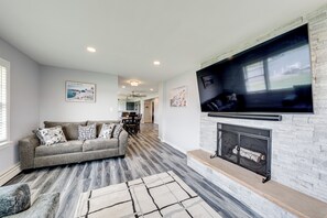 House (3 Bedrooms) | Interior - Riverfront Retreat w/ Dock & Kayaks in Mchenry (McHenry)